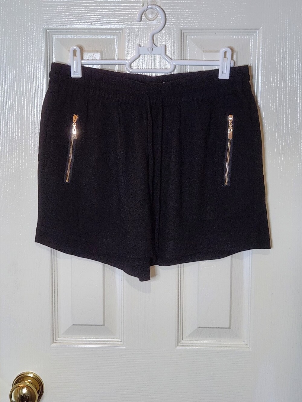 Seafolly Australia Beach Bound Black Pull-On Shorts with Gold Zippers NWOT SizeM